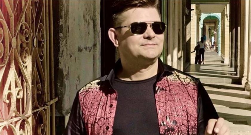 Foto: Zenon Martyniuk, źródło: oficjalny fun page na FB zespołu Akcent
