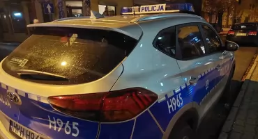 Nietrzeźwi kierowcy Forda i Mazdy zatrzymani przez policję w Starych Babicach