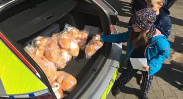 Spotkanie z policjantami pomaga dzieciom lepiej zrozumieć problem przemocy rówieśniczej