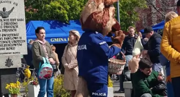 Policjanci ze Starych Babic na Eko-Pikniku w Błoniu promują bezpieczeństwo