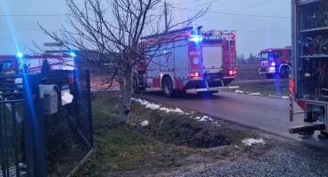 Pożar poddasza - na miejscu straż i policja 